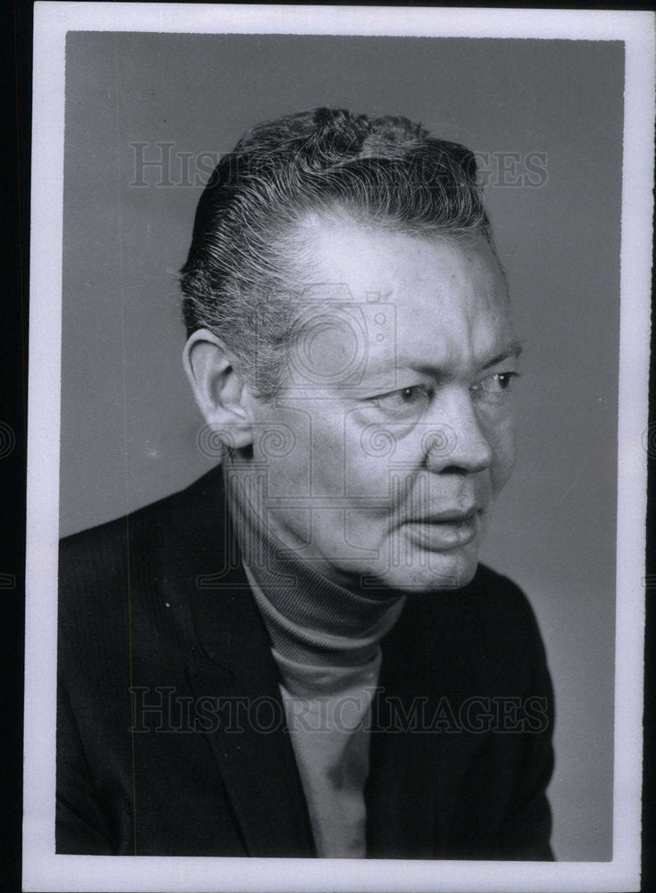 1971 Press Photo Doc Greene Sportswriter Detroit News. - Historic Images