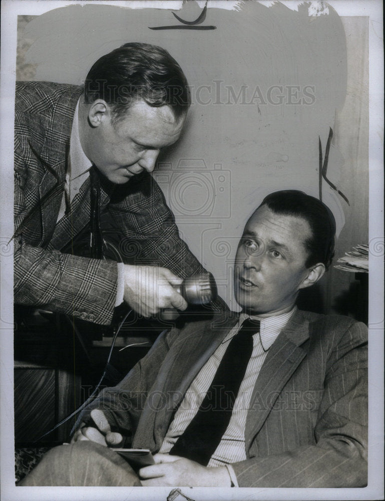 1950 Press Photo Journalist John Edward - Historic Images