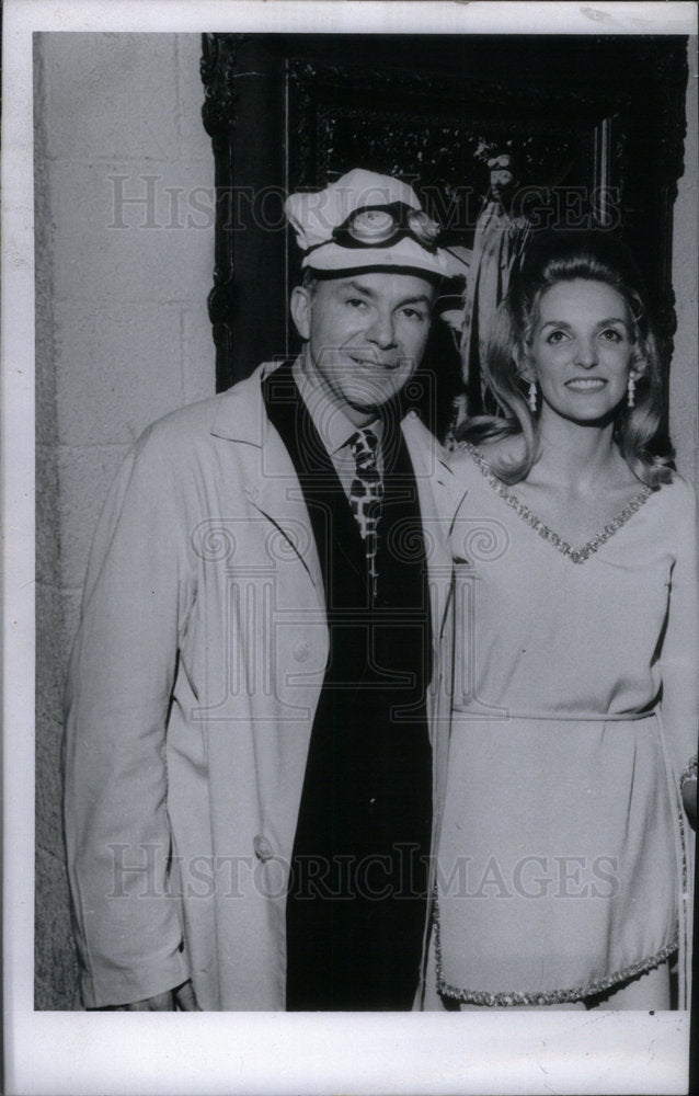 1969 Press Photo Richard Sheila Sloan Detroit Socialite - Historic Images