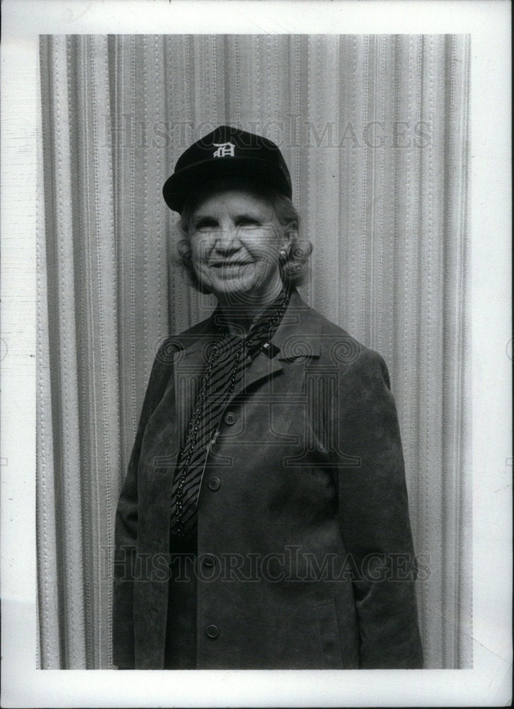 1985 Press Photo Slattery Member Salute Committee Membe - Historic Images