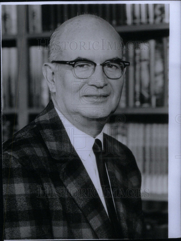 1968 Press Photo Frank Laughter American novelist books - Historic Images