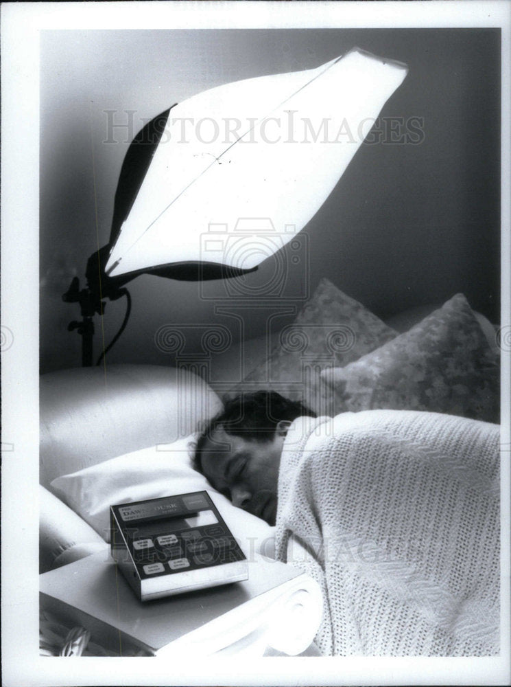 1995 Press Photo Dawn Sleep - Historic Images