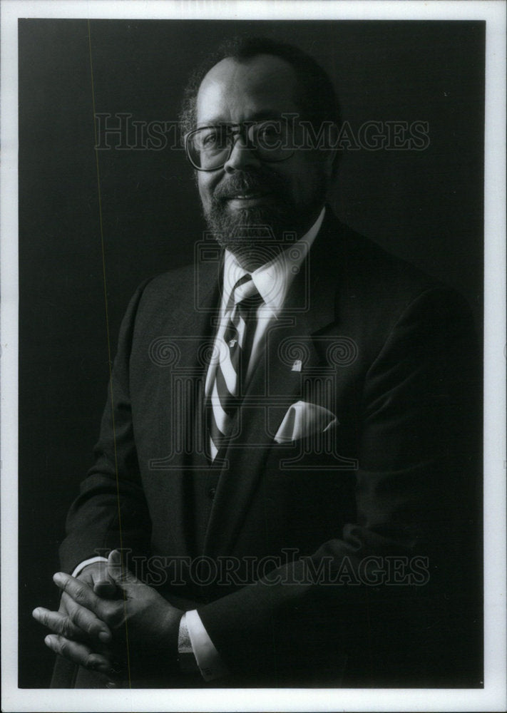 1992 Press Photo Lecturer Johnson Smith - Historic Images