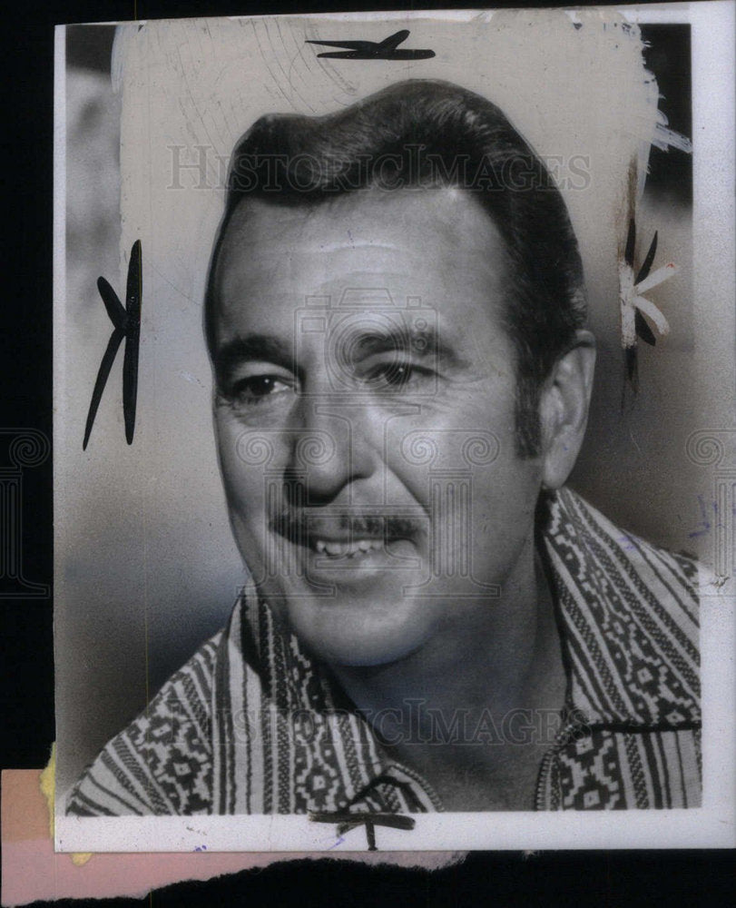 1977 Press Photo Ernie Ford Singer - Historic Images