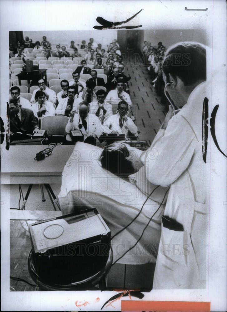 1970 Press Photo Foreground Heart Box - Historic Images