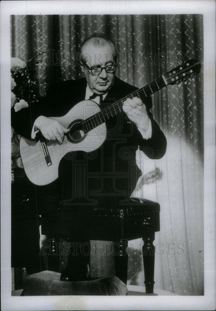 1956 ANDRE SEGOVIA SPANISH GUITARIST Historic Images