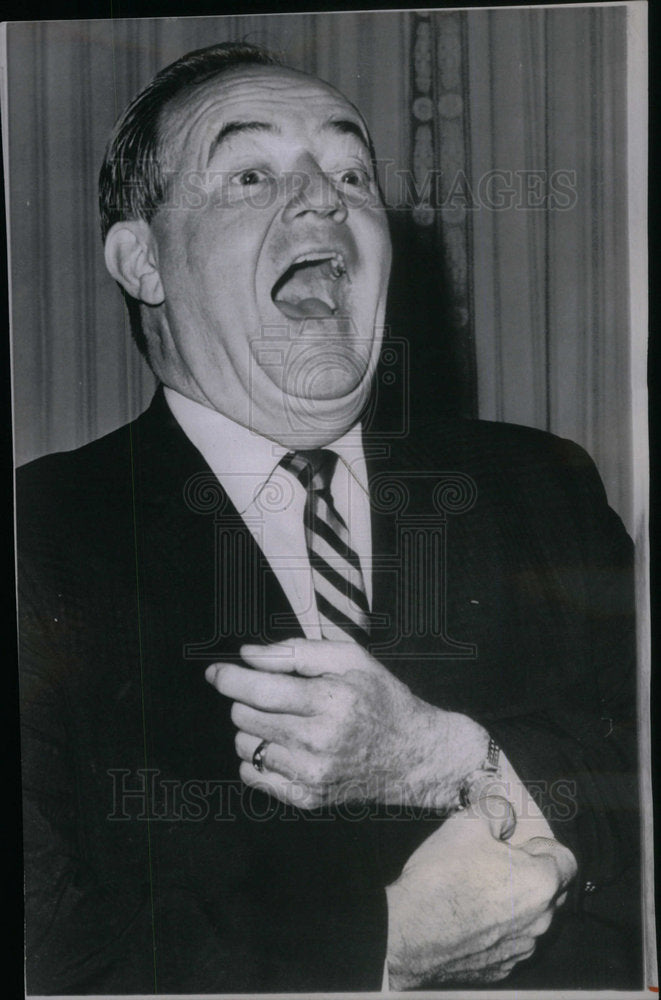 1965 Press Photo Vice President Hubert Humphrey jokes - Historic Images