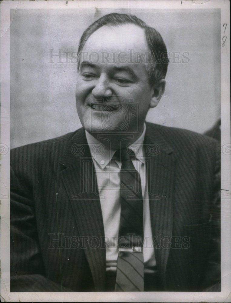 1960 Press Photo Hubert Humphrey Vice President Senator - Historic Images