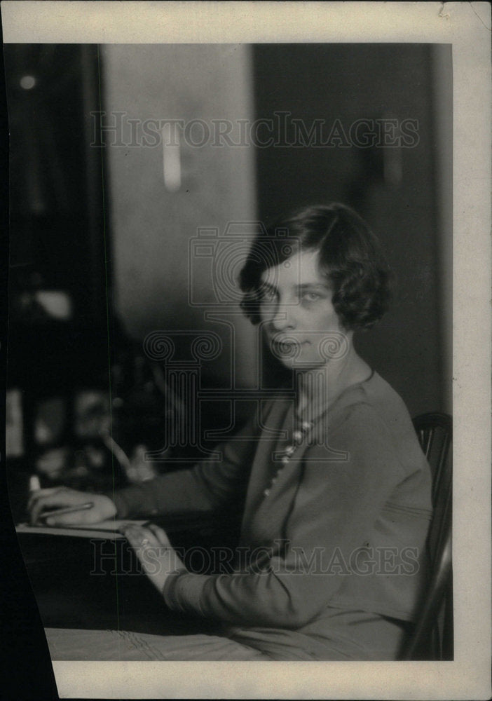 1928 Press Photo Hughes Winner Mrs F Gerald - Historic Images