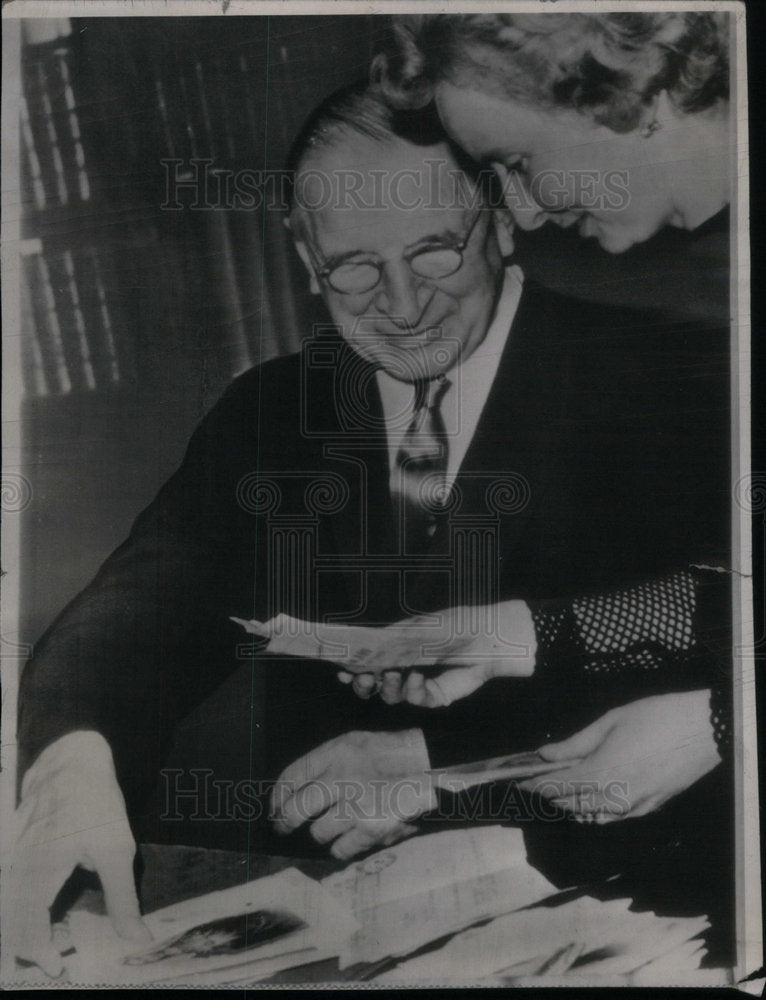 1985 Press Photo Pres Valera With Secretary Office - Historic Images