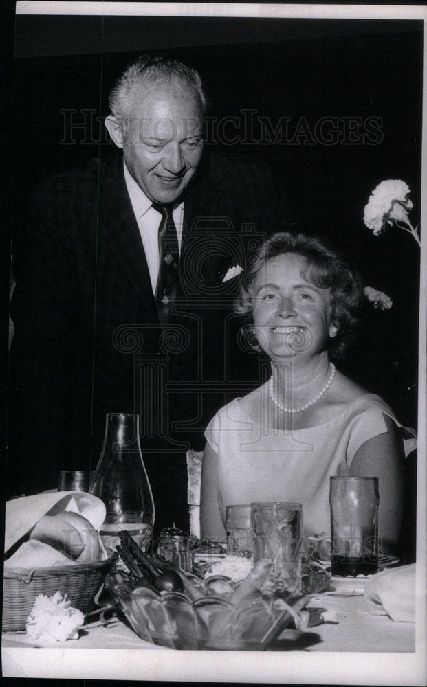 1964 Press Photo Governor McNichols Wife Marjorie - Historic Images