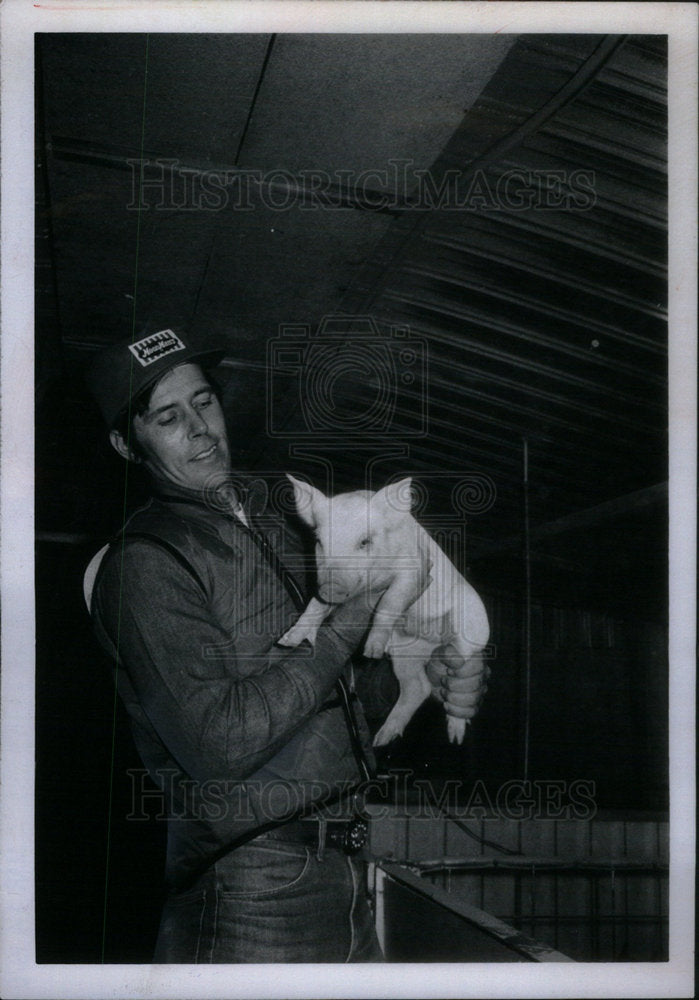 1976 Press Photo Frank Dejong L&amp;R Pork Products Inc. - Historic Images