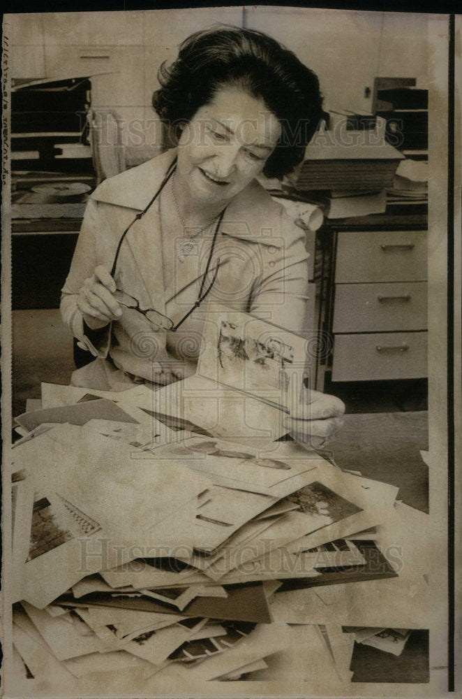 1973 Press Photo Holiday Greetings to Former First Lady - Historic Images