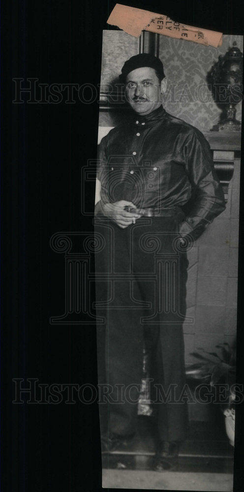 1958 Press Photo EJ Cusack Standing In Hallway - Historic Images