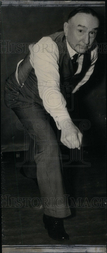 1937 Press Photo Felix Celebrates Birthday By Pitching - Historic Images