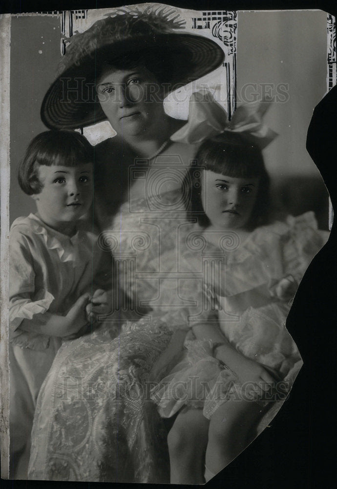 1920 Press Photo Mrs. T.A Cosfriff, Thomas, Elizabeth - Historic Images