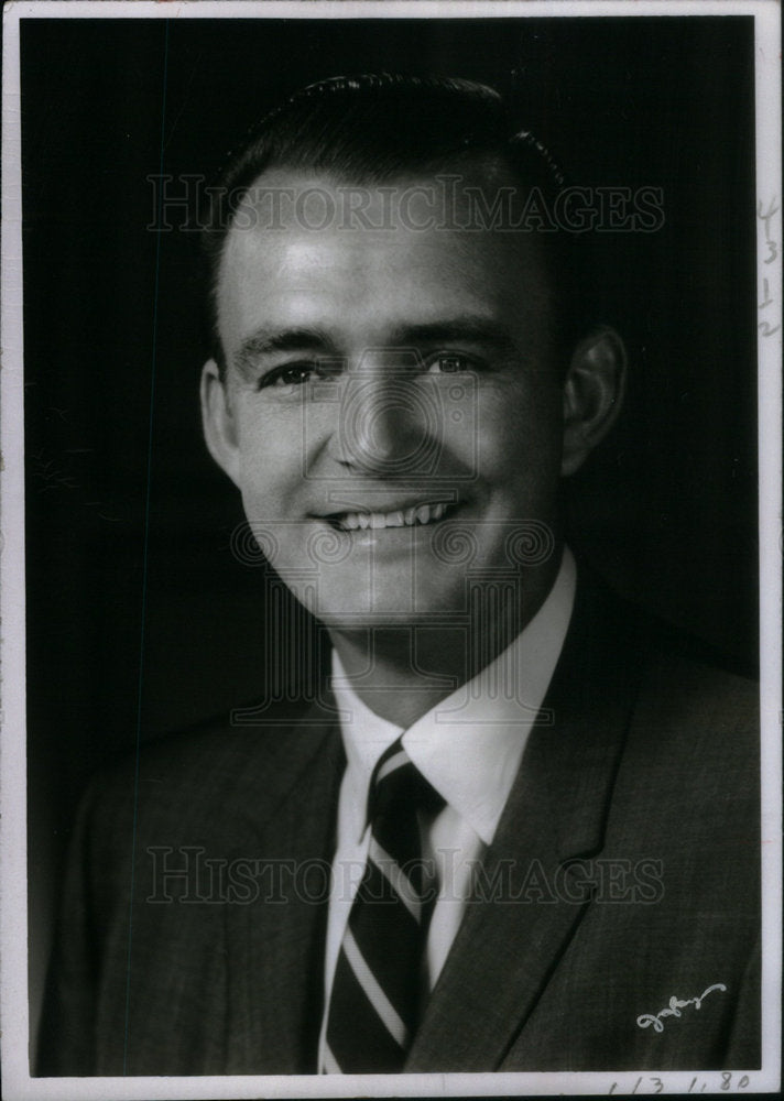 1970 Press Photo Harold W Leonhardt President Gano Down - Historic Images