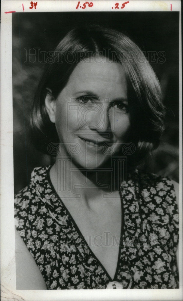 1977 Press Photo Julie Harris Actress - Historic Images