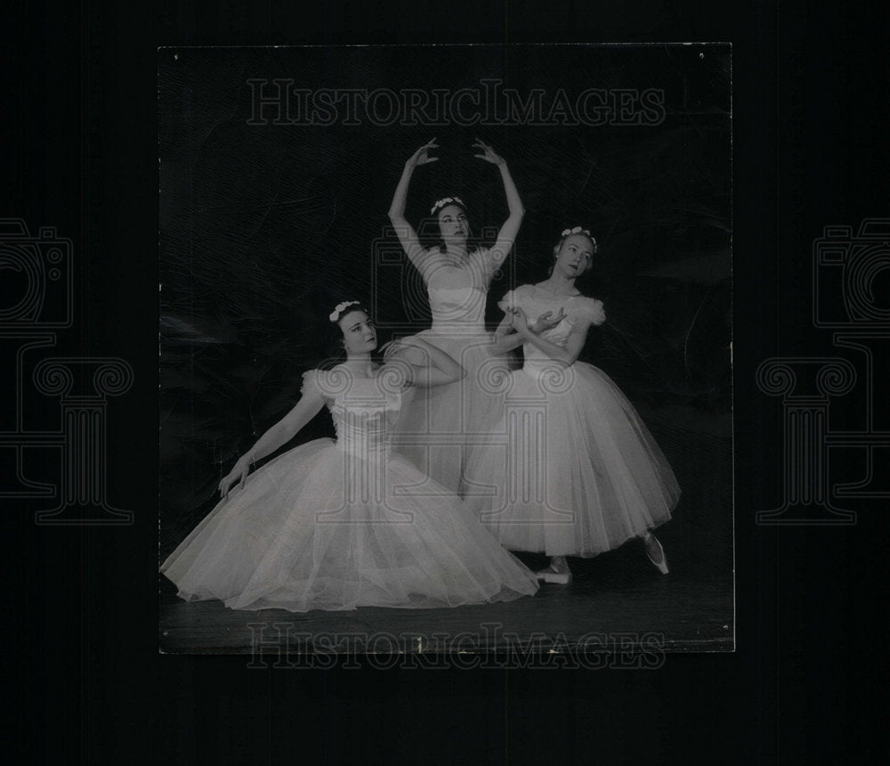 1950 Press Photo Ballet Dancers Parker Covillo Morrison - Historic Images