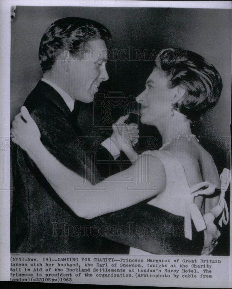 1963 Press Photo Princess Margaret Dancing With Husband - Historic Images