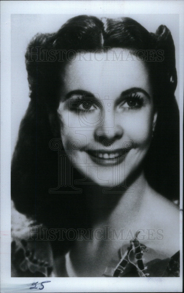 1980 Press Photo Promotional Portrait Actress Vivien - Historic Images