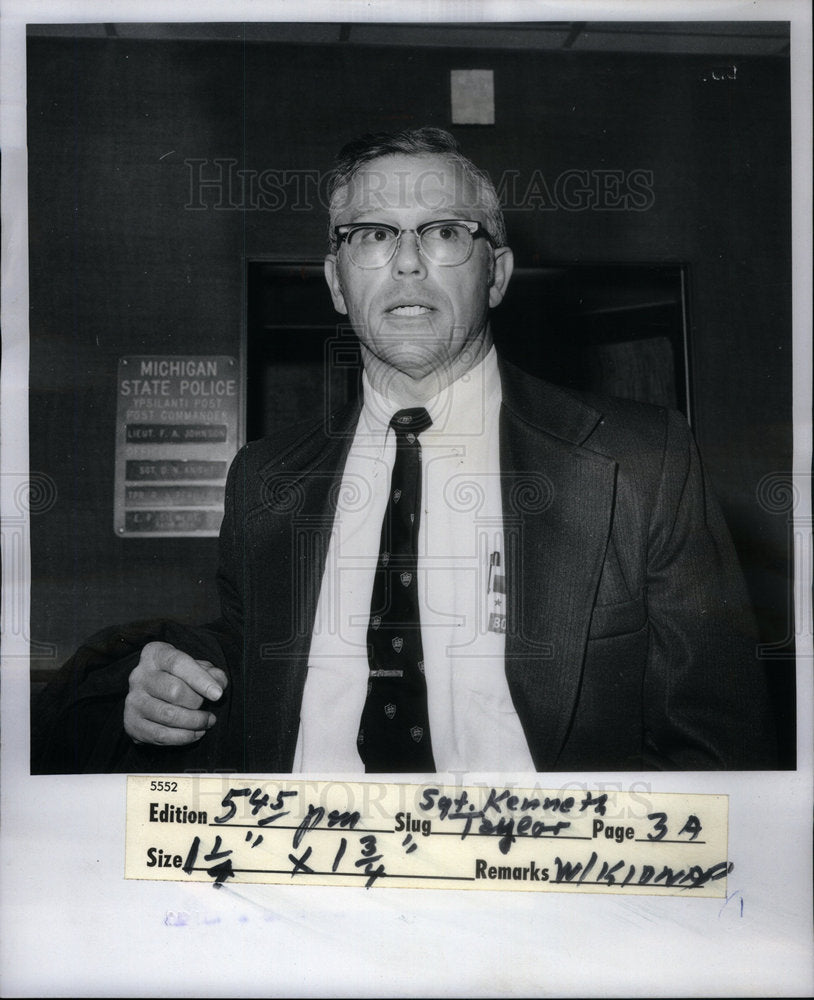 1975 Press Photo Detective Sgt. Kenneth Taylor - Historic Images