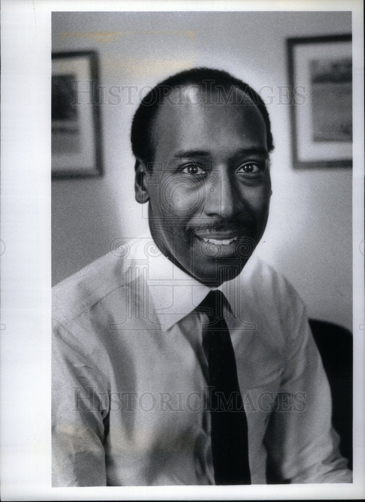 1984 Press Photo News Employee John A Taylor - Historic Images