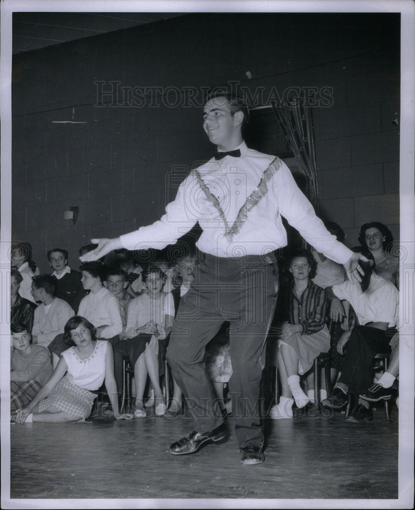 1956 Press Photo Teenagers - Historic Images