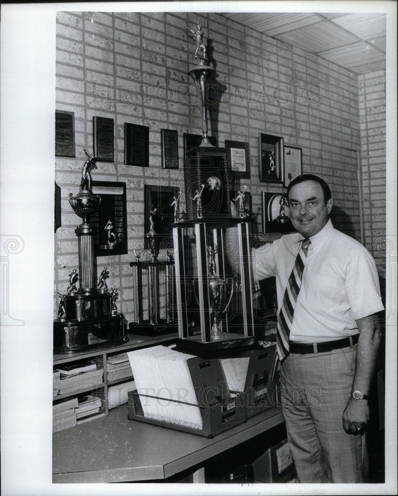 1981 Press Photo Tiger Scout Sullivan With Awards - Historic Images