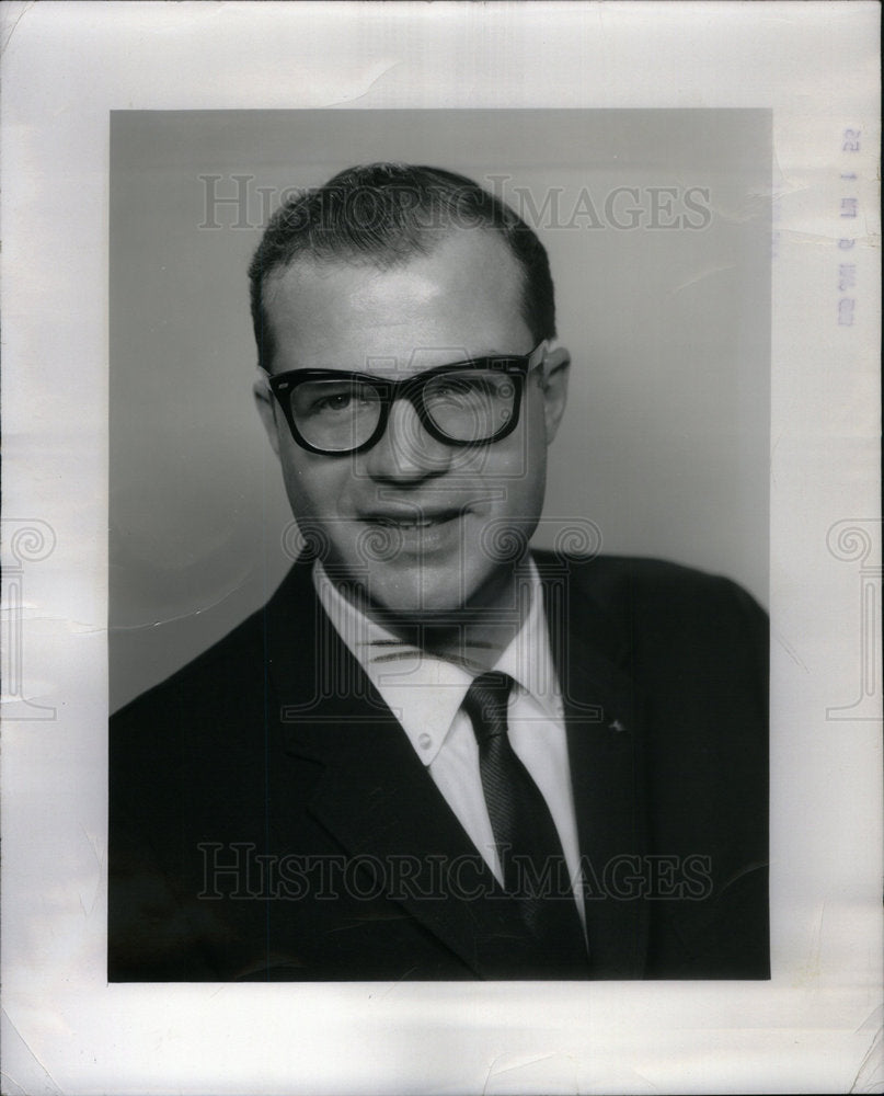 1956 Press Photo Donald A. Stumpf, business executive - Historic Images