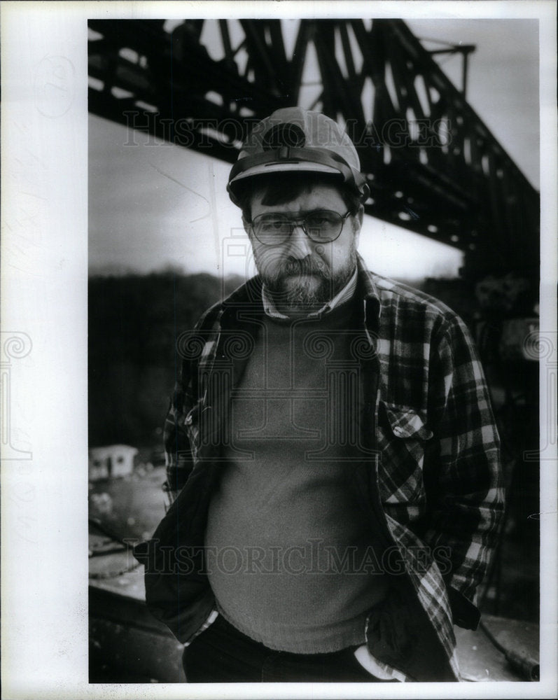 1985 Press Photo Bridge Specialist William Turner - Historic Images