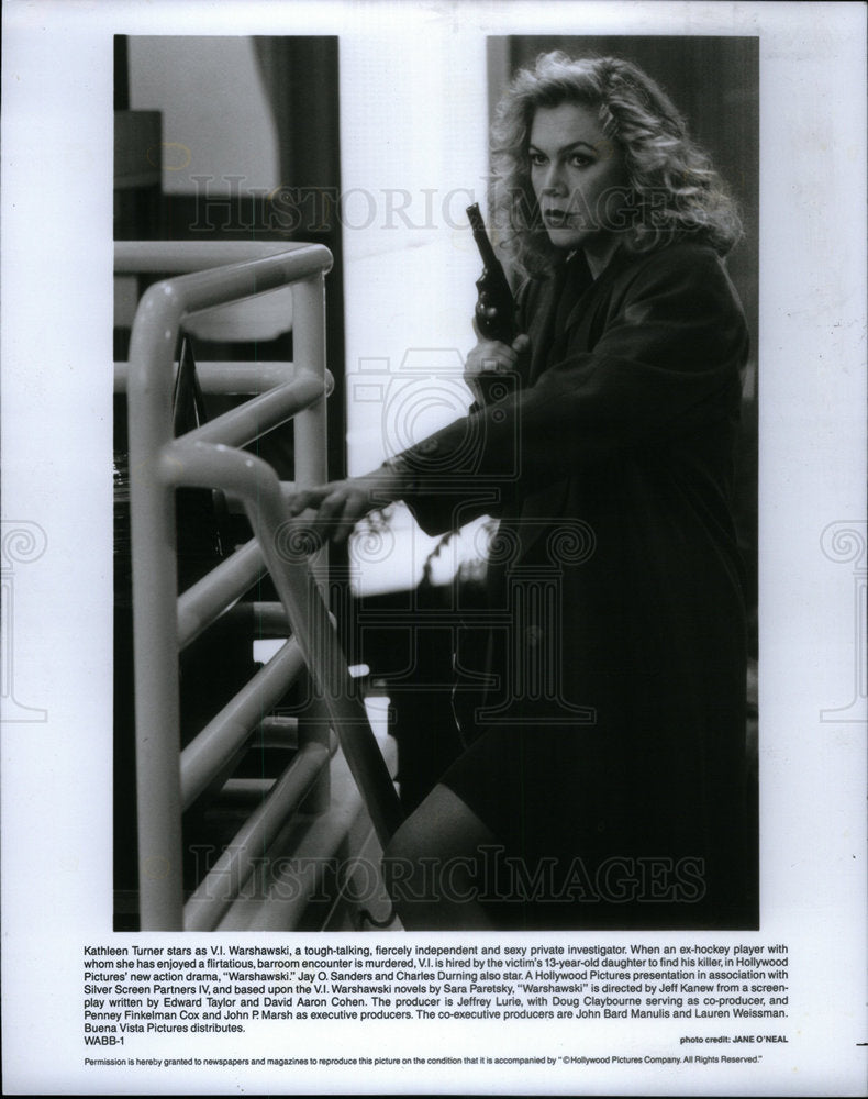 1991 Press Photo Kathleen Turner warshawask Hockey - Historic Images