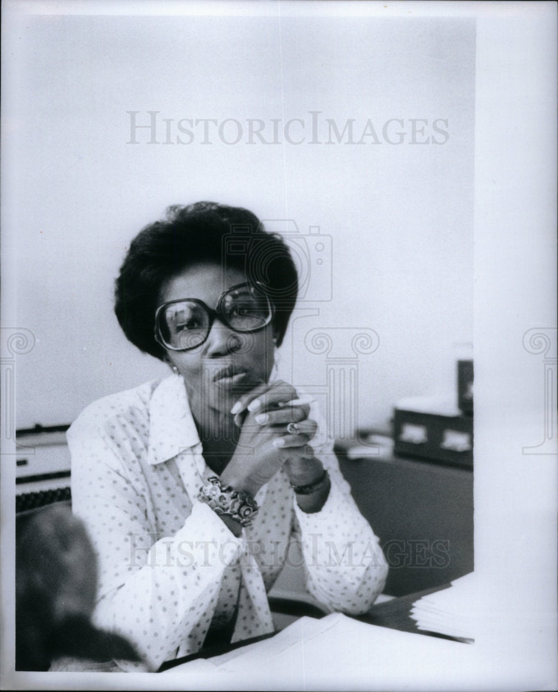 1978 Press Photo Government Aide Teamer In Office - Historic Images