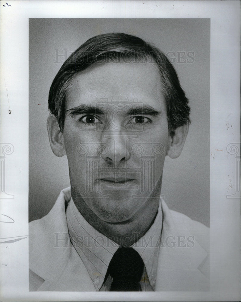 1984 Press Photo Doctor Robert Teitge physician clinic - Historic Images