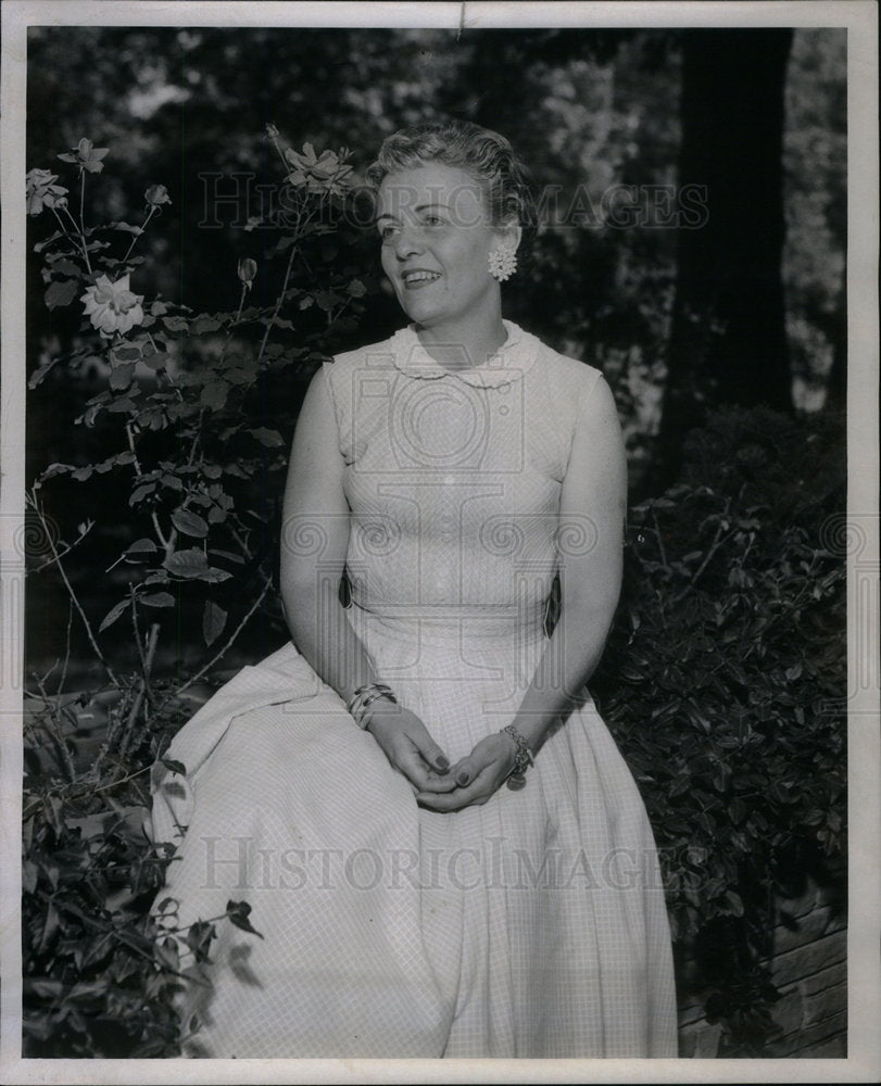 1956 Press Photo Mrs. Alfred Truesdell - Historic Images