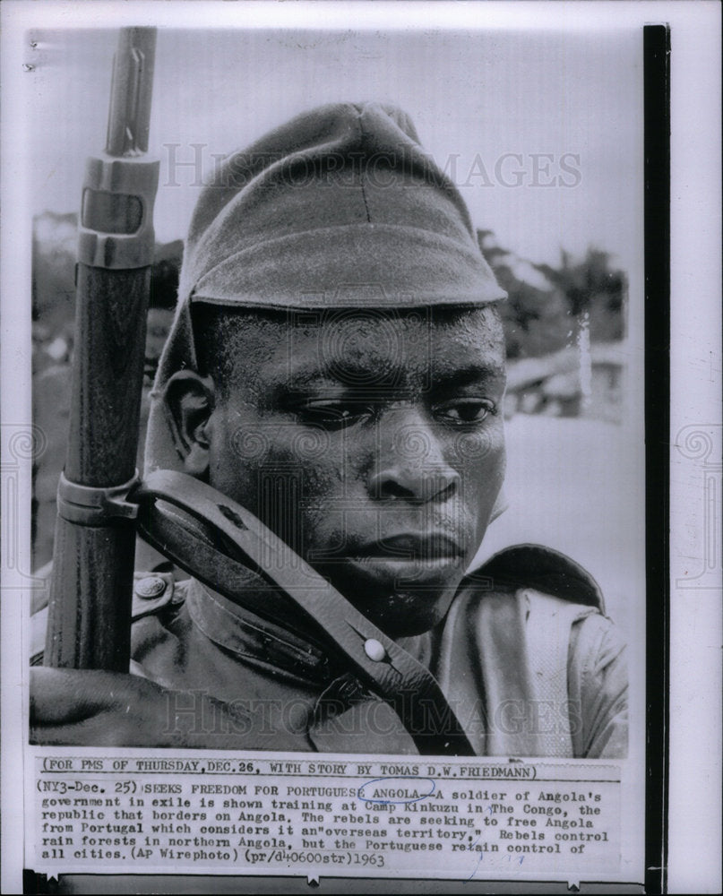 1963 Press Photo KInkuzu army training camp Angola seek - Historic Images