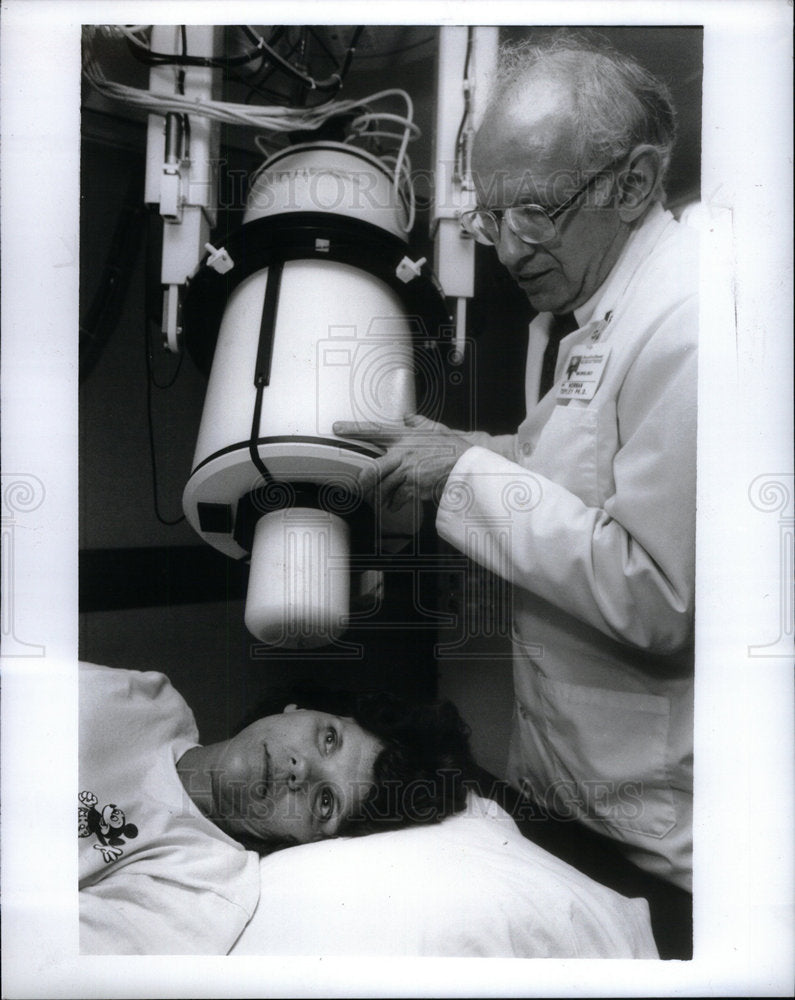 1989 Press Photo Dr. Norman Tapky - Historic Images