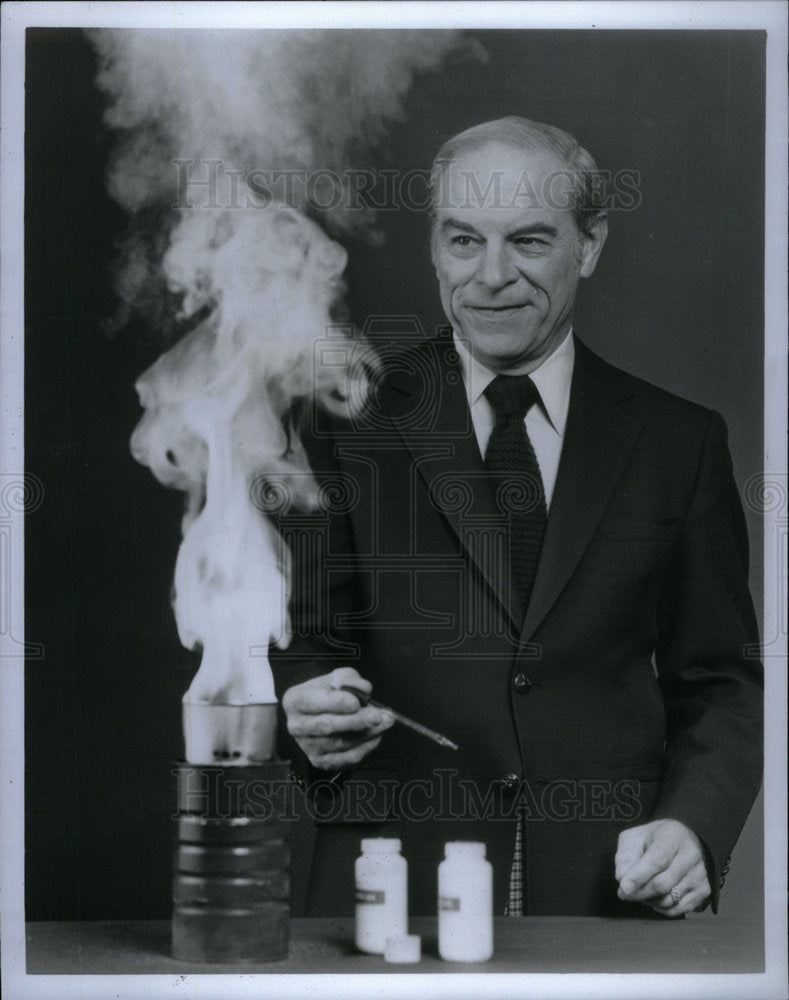 1984 Press Photo Don Herbert Wizard Science Host - Historic Images