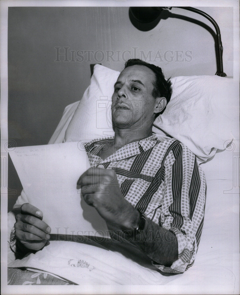 1952 Press Photo Robert H. Hunt Lincoln Park Policeman - Historic Images