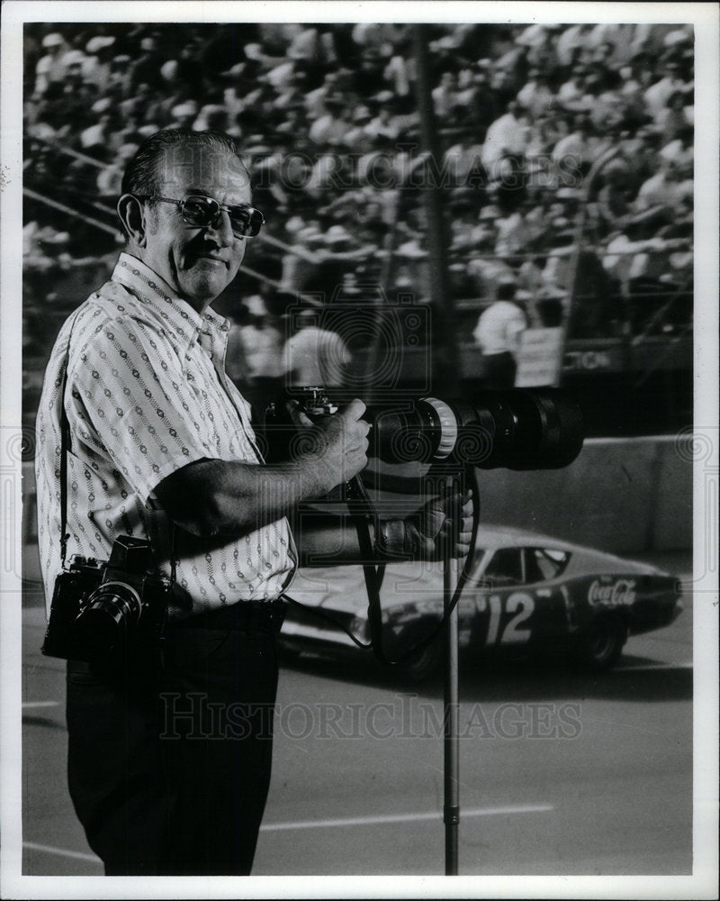 1980 Press Photo Drayton Holcomb Detroit Photographer - Historic Images