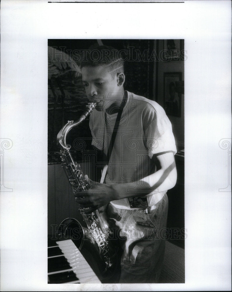 1990 Press Photo Shawn Thunder Wallace World Brook Roy - Historic Images