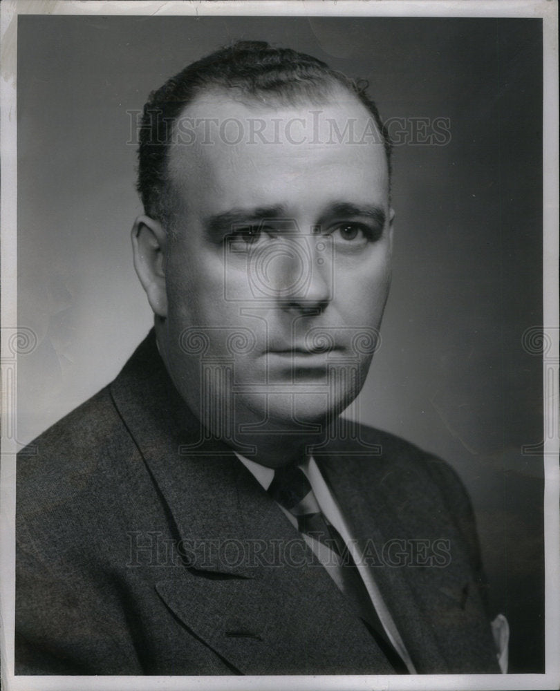 1953 Press Photo Wall assistant manager Mcpar Chrysler - Historic Images