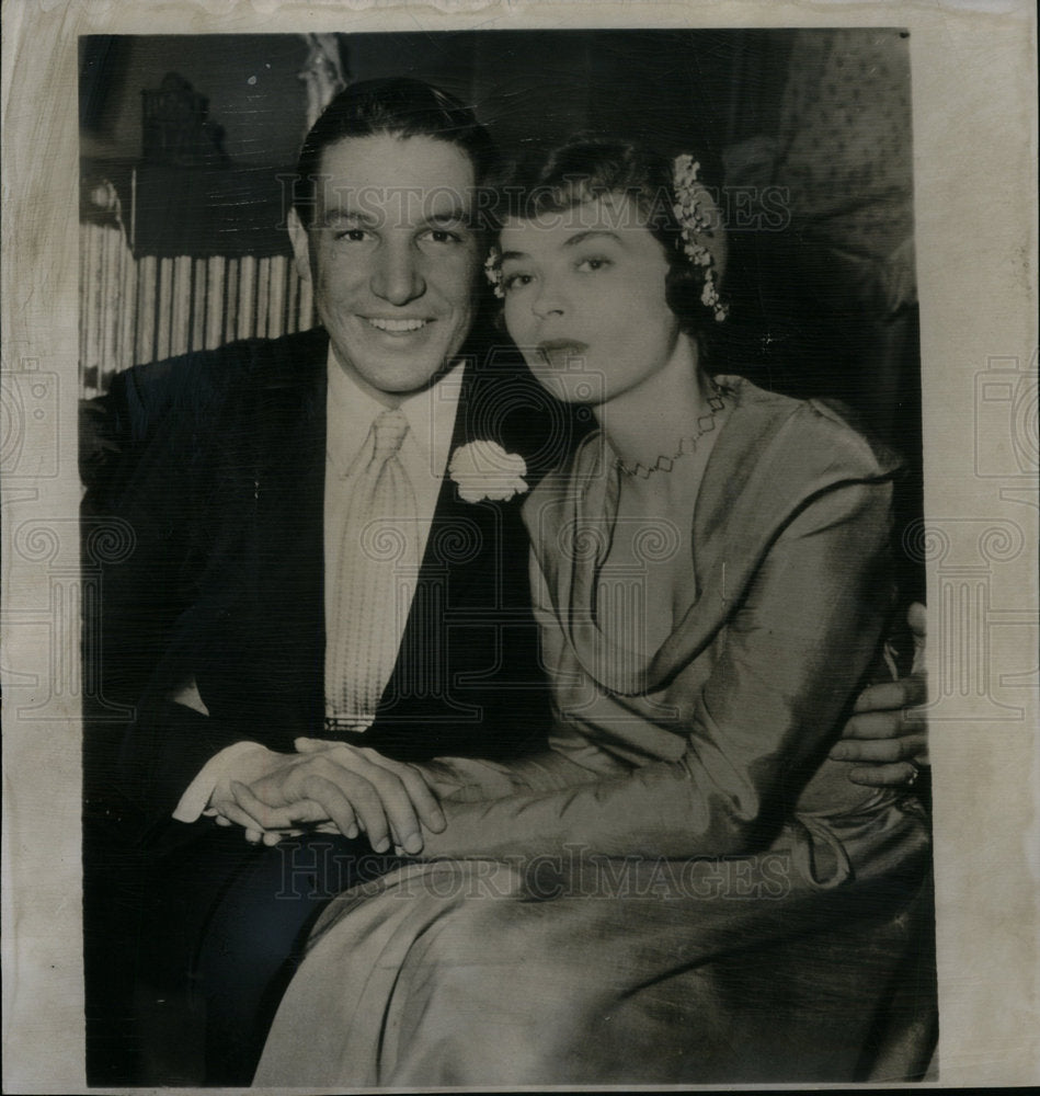 1949 Press Photo Mayor Wallace Buff Cobb Radio husband - Historic Images