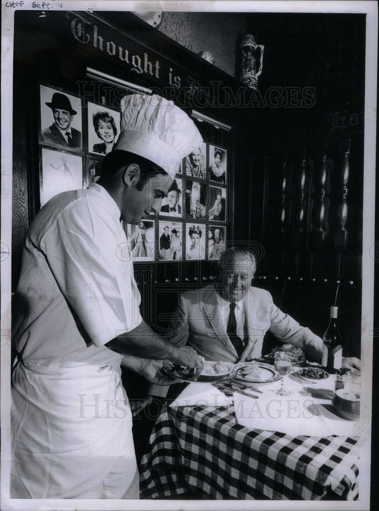 1969 Press Photo Porter Sugameli chef Ken Nicholson - Historic Images