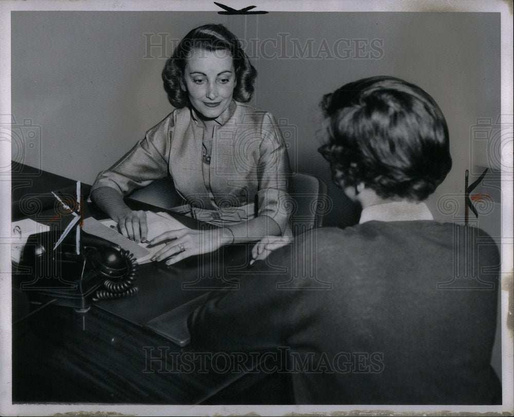 1958 Press Photo Dr Mildred Marshall interview Teen-Age - Historic Images