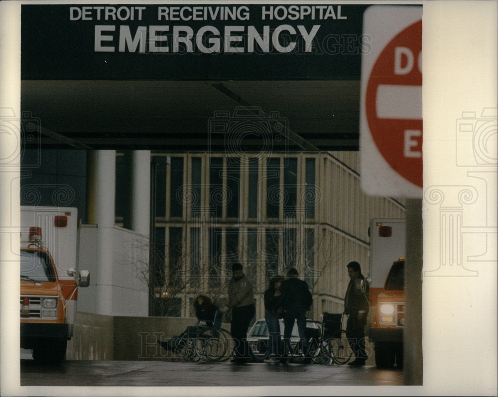 1990 Press Photo Detroit Receiving Hospital - Historic Images