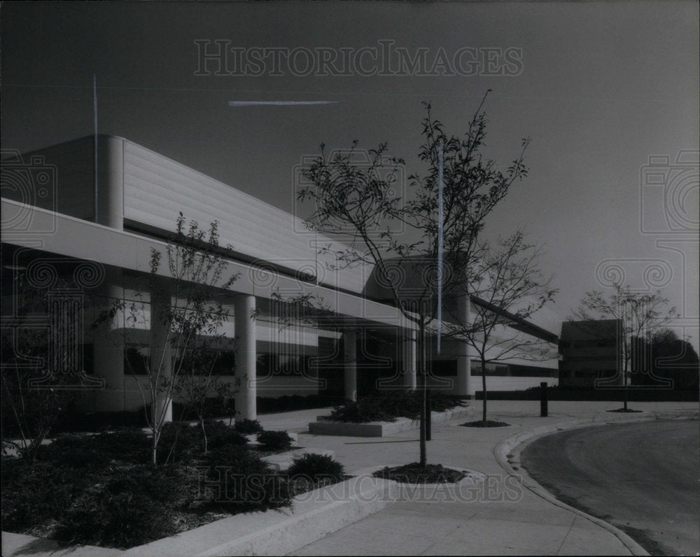 1986 Press Photo Rickenbacker Zimmerman Handleman Corp - Historic Images