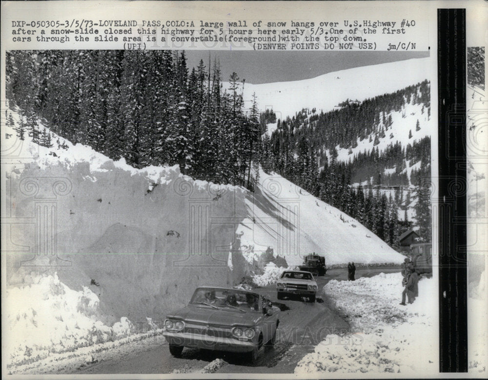 1973 Press Photo US Highway Snow Hangs Wall Large Slide - Historic Images