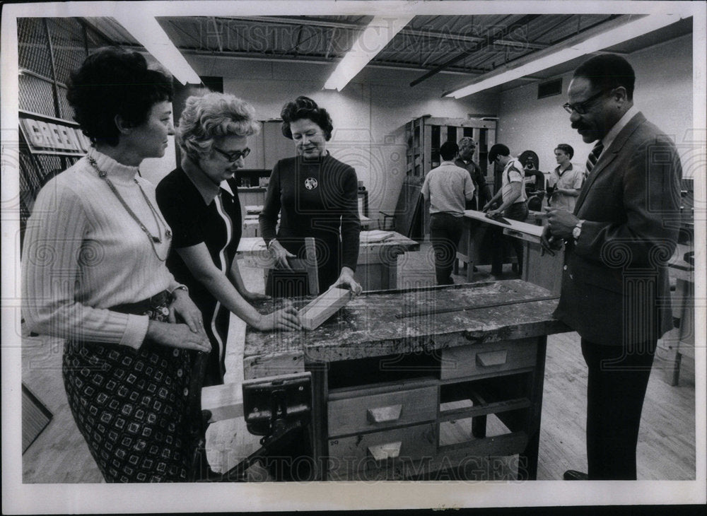 1971 Press Photo James Stephenie Mrs James Algol Kirby - Historic Images