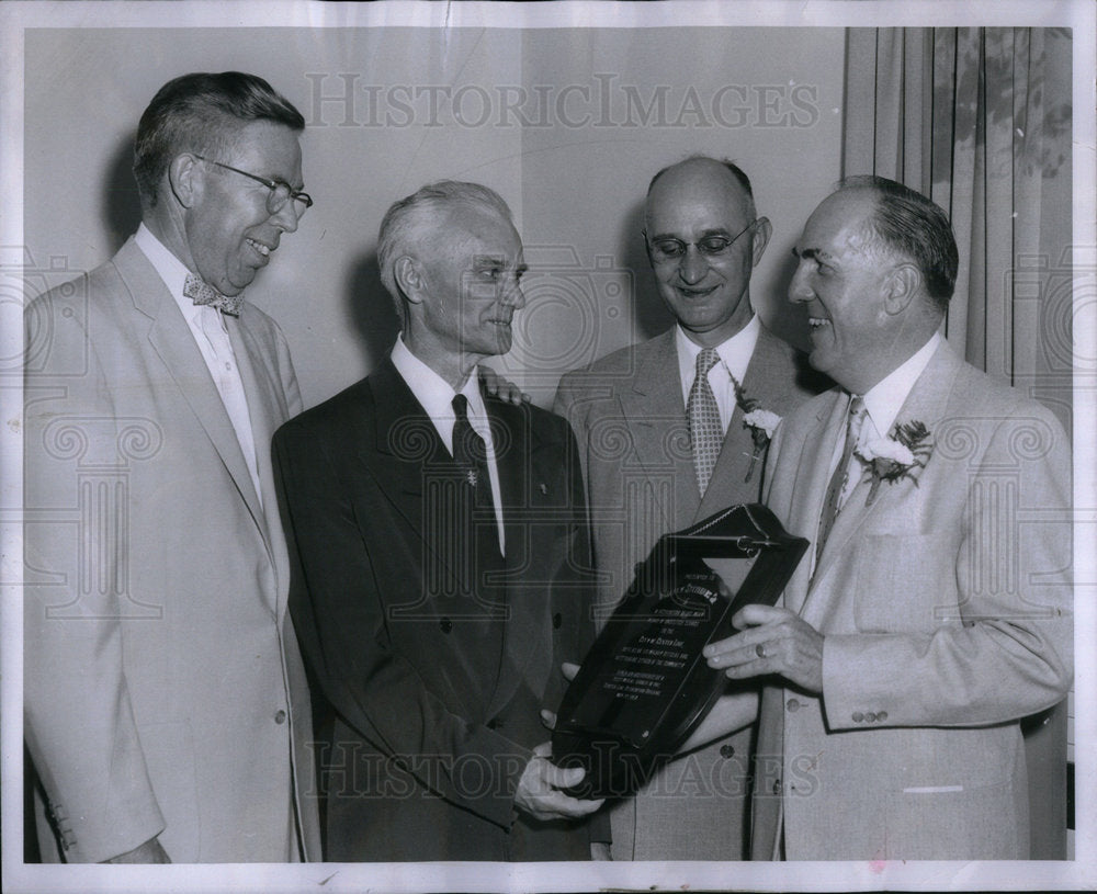 1973 Press Photo Russell Isbiste William Steinhaus Bert - Historic Images